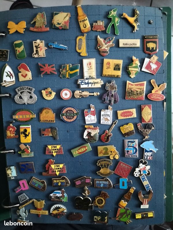 Pin's Vintage De Collection – Saint-Tropez « Ad Busque Fidelis » Bleu Et Or – Occasion Bon état