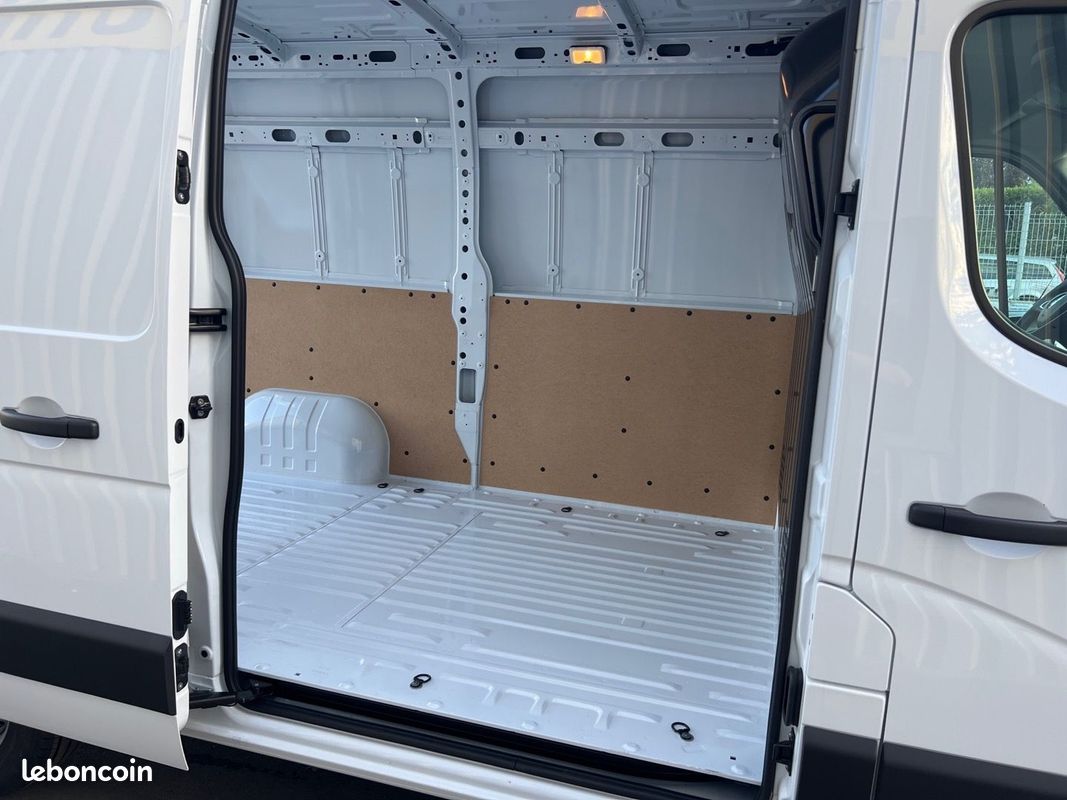 Renault MASTER III FG - DISPO F3300 L2H2 2.3 BLUE DCI 135CH GRAND CONFORT EURO6 (image 8)