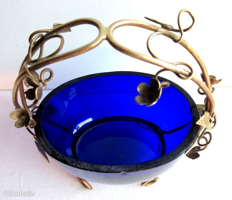 Baguier Napoléon III, Panier vide-poche en verre bleu cobalt, armature laiton (image 3)