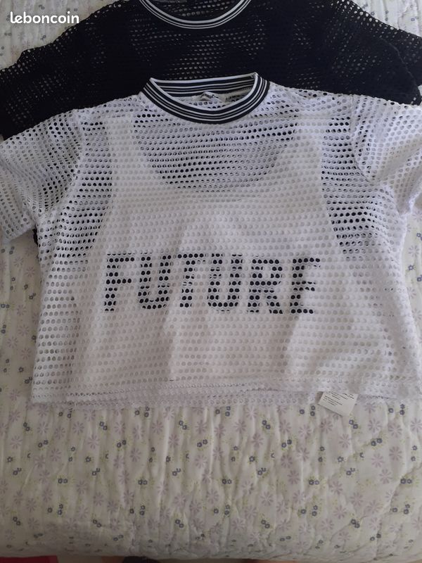 T shirt (image 3)