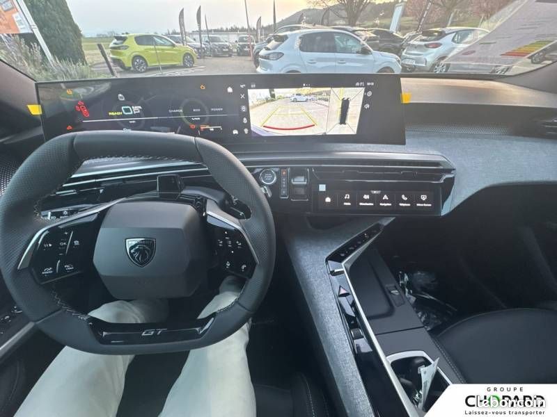 Peugeot 5008 Plug-in Hybrid 225 ch e-DCS7 GT (image 2)