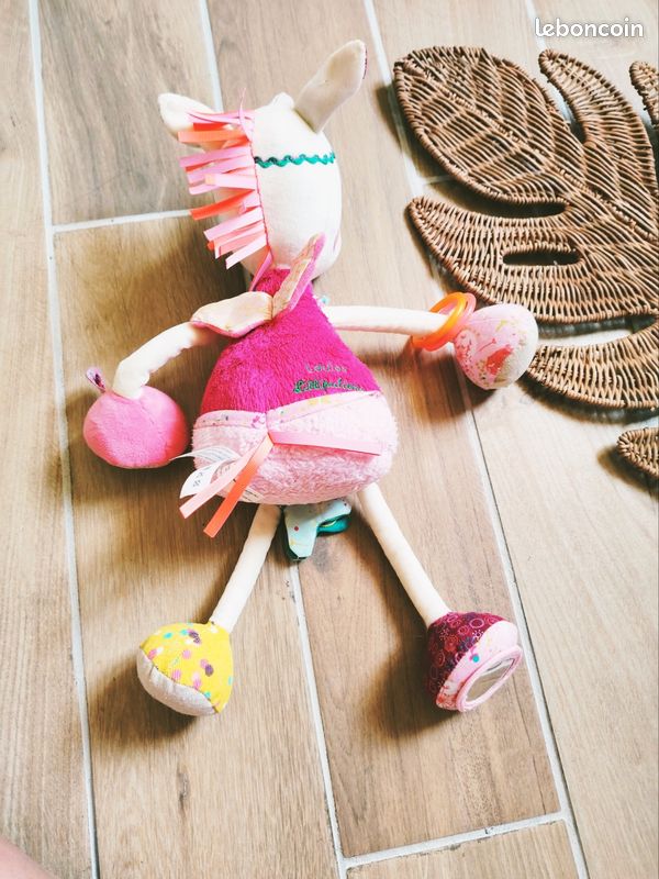 🦄Peluche doudou multi activités sensorielles Louise la Licorne