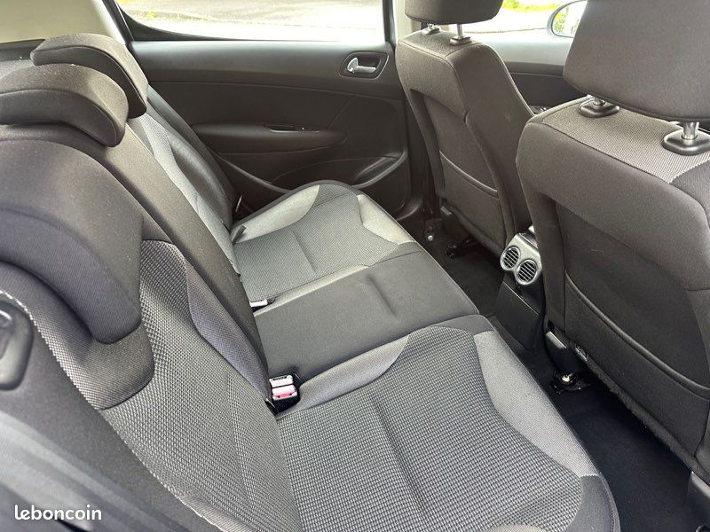 Peugeot 308 118 000 km (image 3)