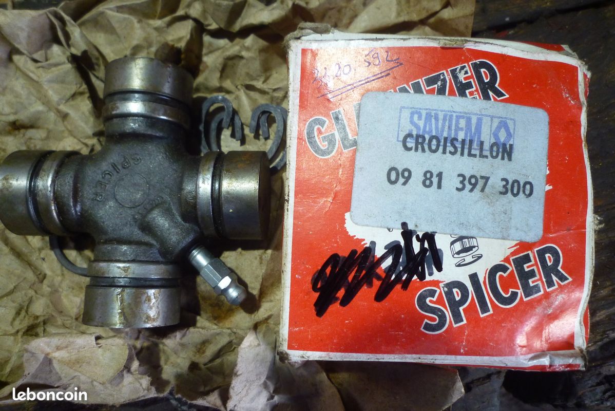 2 croisillons de cardan 27x74.6 neufs - Matériel agricole