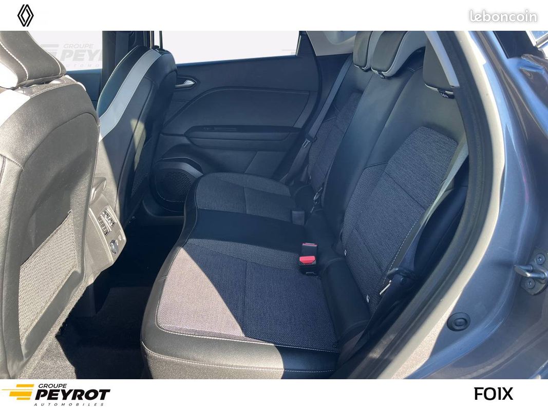 RENAULT Captur TCe 90 Techno (image 12)