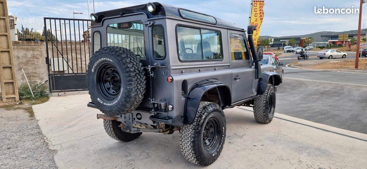 Land Rover Defender 2.5 122 CH – Légende Tout-Terrain (image 3)