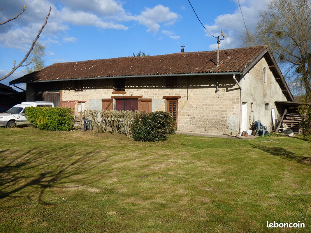Maison 6 pièces 136 m² · à Saint-Trivier-de-Courtes · 136 m² · 154 000 €