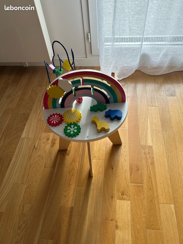 Table d’éveil multi-activités en bois — excellent état (image 2)
