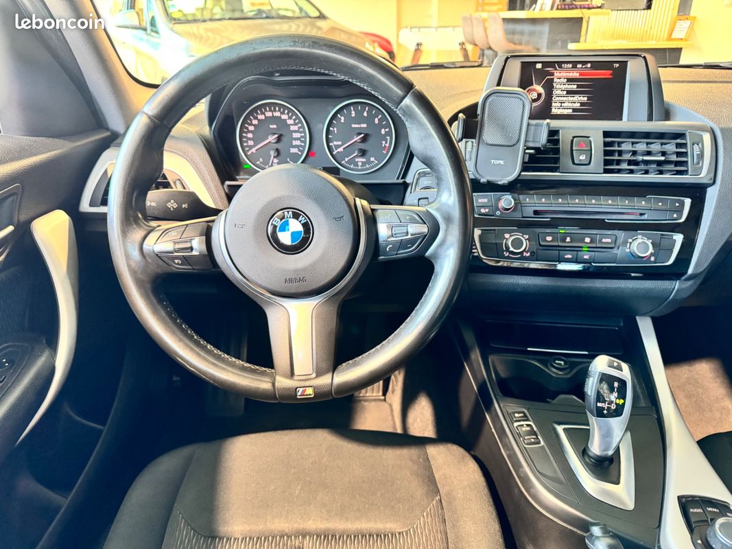 BMW SERIE 1 120I DKG 177 CH PHASE II - URBAN CHIC - VOLANT SPORT - JA 18 - FEUX TEINTÉS - ECHAPPEMENT SPORt (image 4)