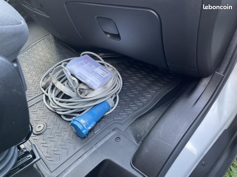 Iveco Daily CCb Daily 35S18 Moteur 3L00 180 CV Hi-Matic Frigo 33900 HT (image 7)