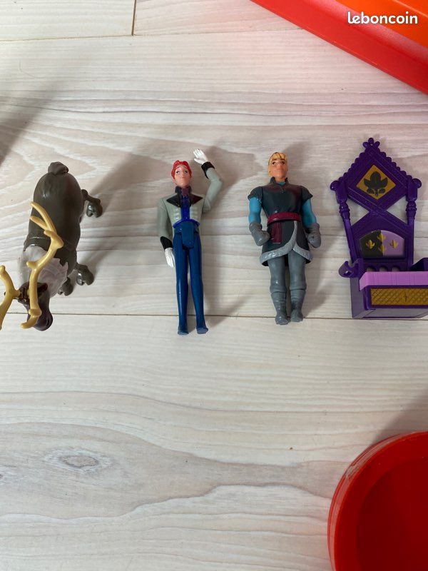 Kit personnage reine des neige,blanche neige,les stromphe (image 2)