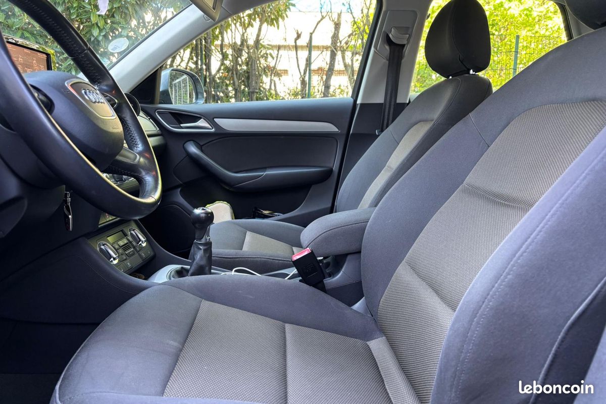 AUDI Q3 2.0 TDI DPF - 140 Ambiente - DISTRIBUTION OK - EMBRAYAGE OK (image 10)
