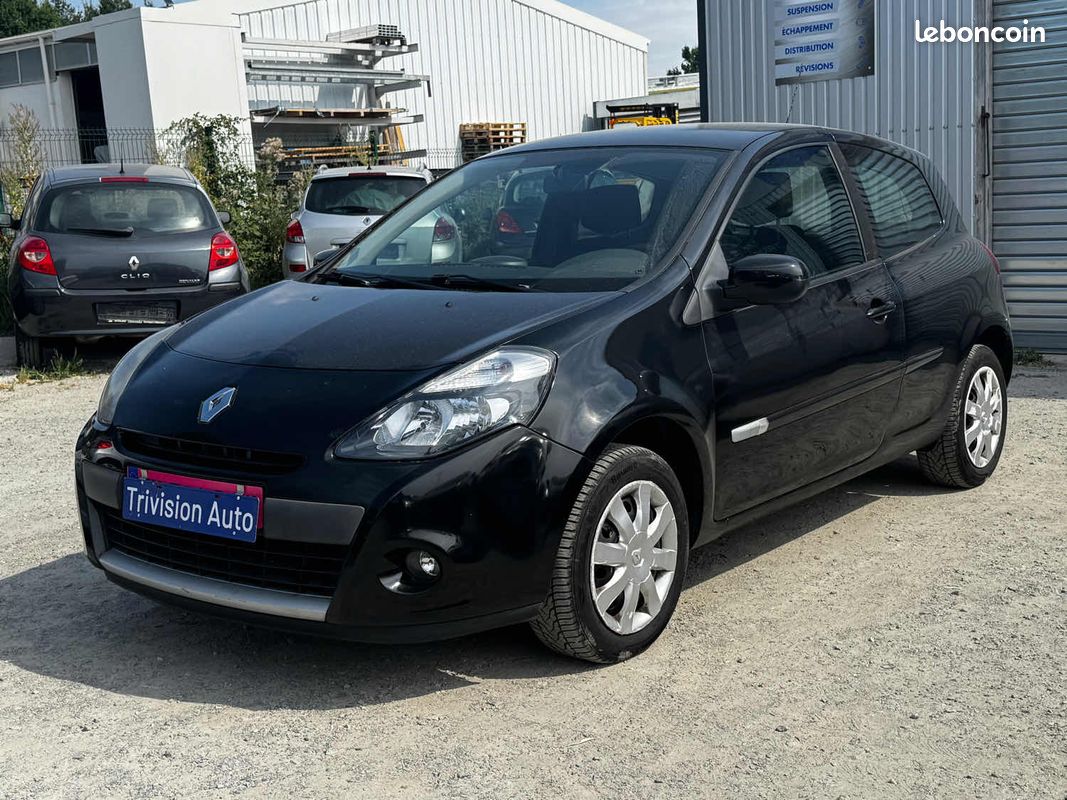 Renault clio 1.2 dynamique 2011 (image 2)