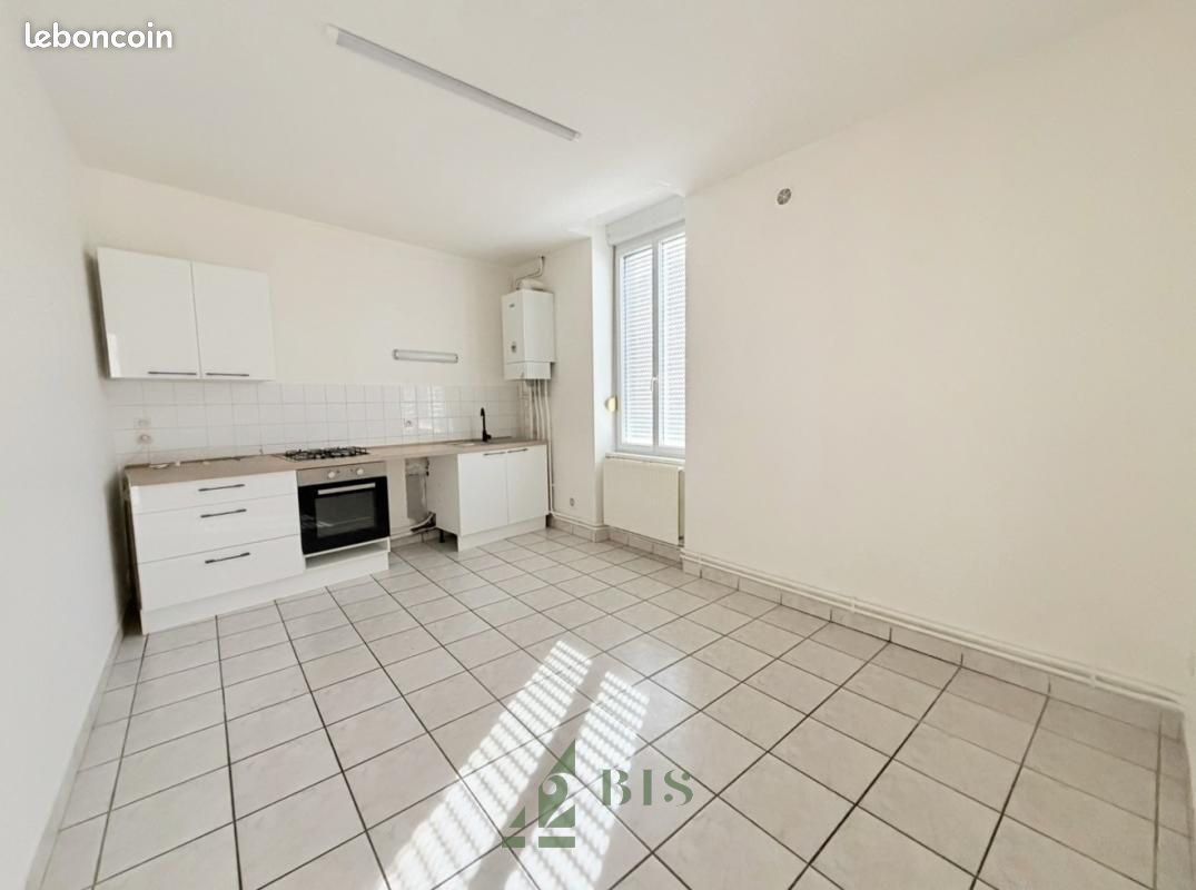 Appartement 3 pièces 87 m² · à Roanne · 87 m² · 650 €/mois