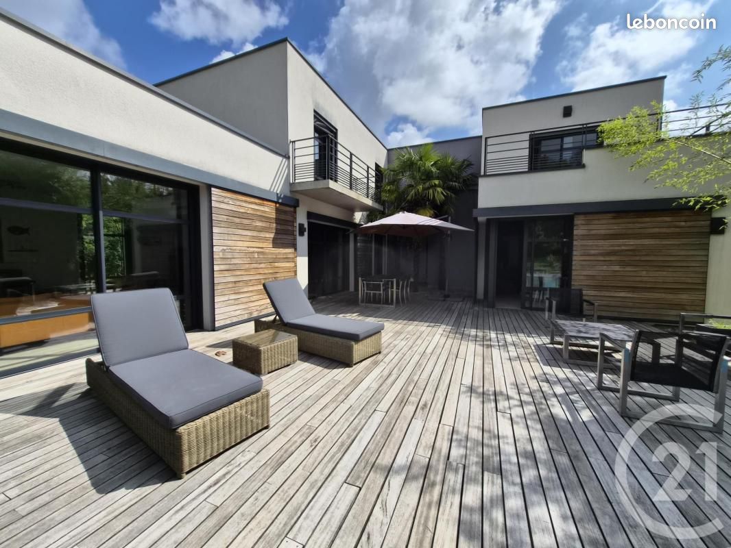 Maison 8 pièces 292 m² · à Failly · 292 m² · 885 000 €