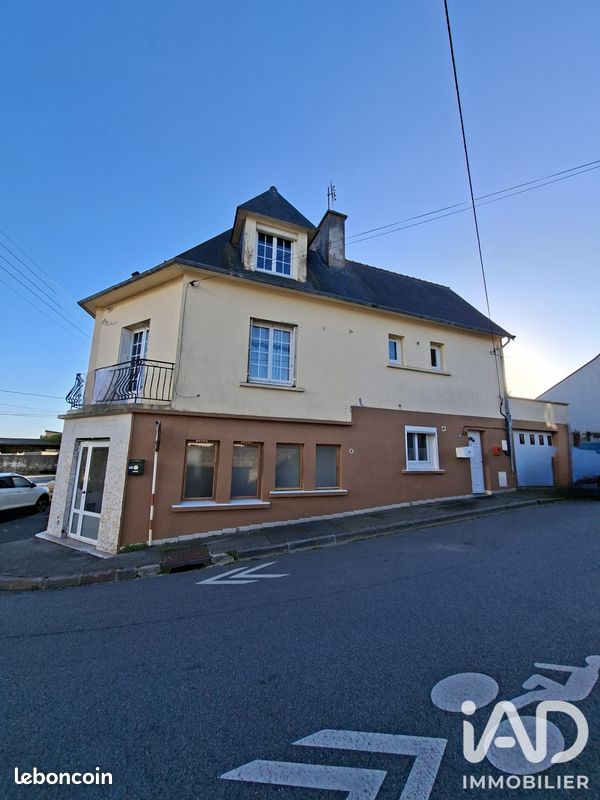 Maison 8 pièces 144 m² · à Carhaix-Plouguer · 144 m² · 150 000 €