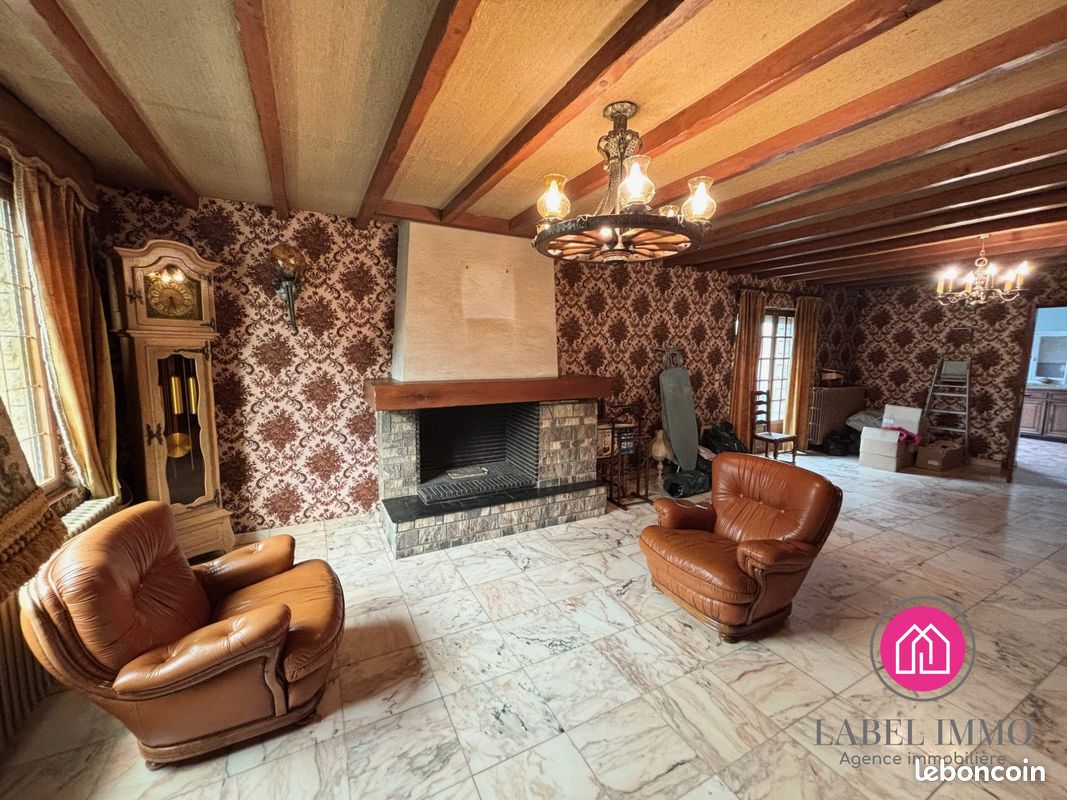 Maison 6 pièces 165 m² · à Bruay-sur-l'Escaut · 165 m² · 137 000 €