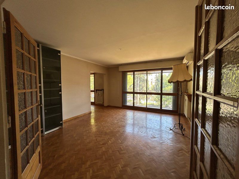 Appartement 5 pièces 91 m² · à Avignon · 91 m² · 100 000 €
