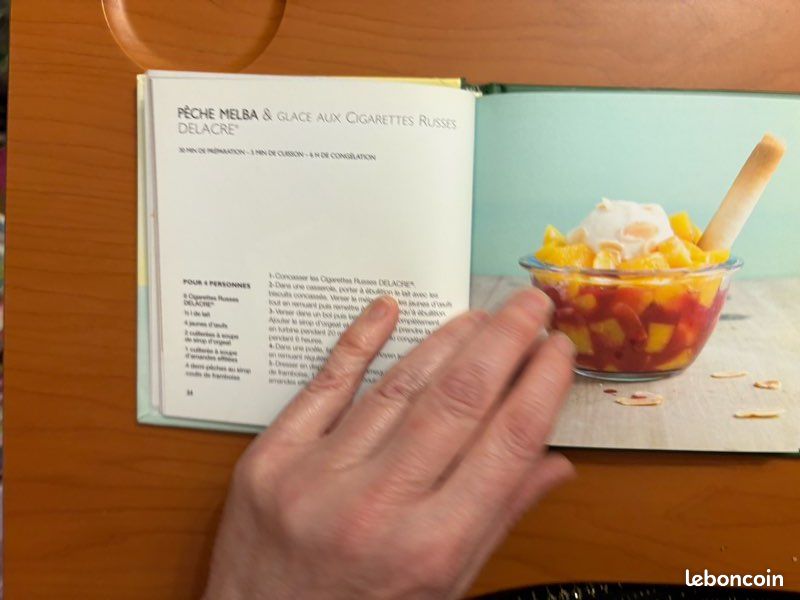 Les cigarettes russes Delacre. Les 30 recettes culte. Emmanuelle Redaud.  Collection Les tout-petits de Marabout, 2012 - Livres