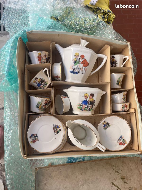 Dinette Ancienne En Porcelaine Française - Service à Café Motif Enfants - Jeu D'imitation Vintage
