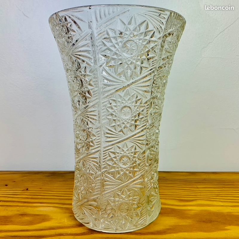 Vase (image 2)