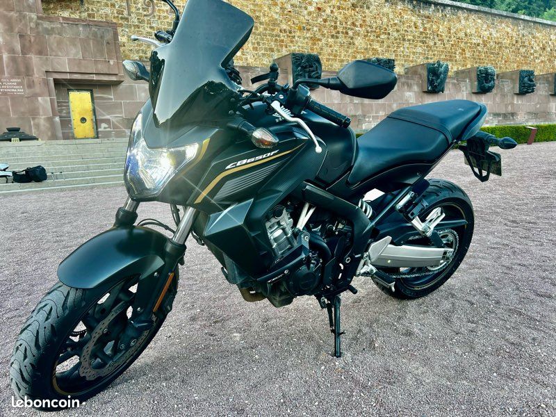 Honda CB650F ABS 2015 – 35 900 km - CT- Aucun frais (image 1)