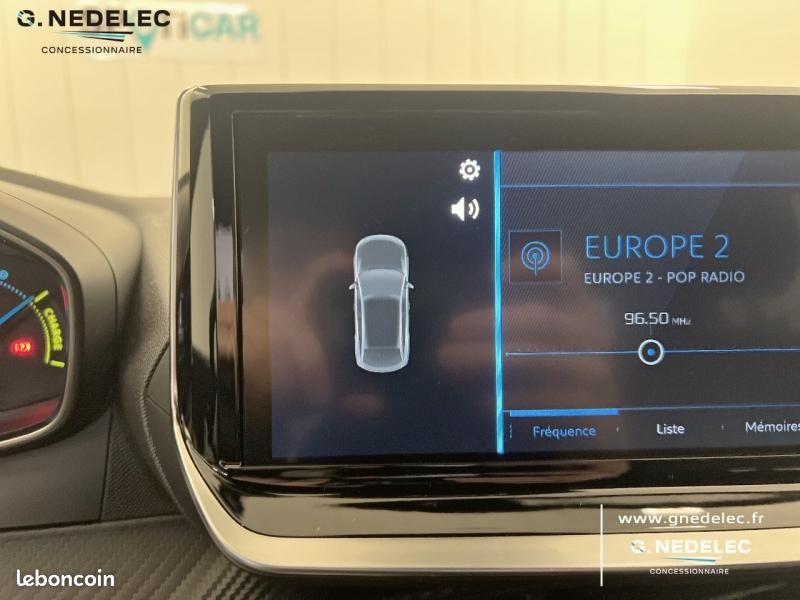 Peugeot 2008 1.2 Hybrid 110ch Style e-DCS6 (image 16)