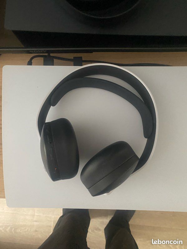 PS5 Digital + Manette + Casque (image 4)