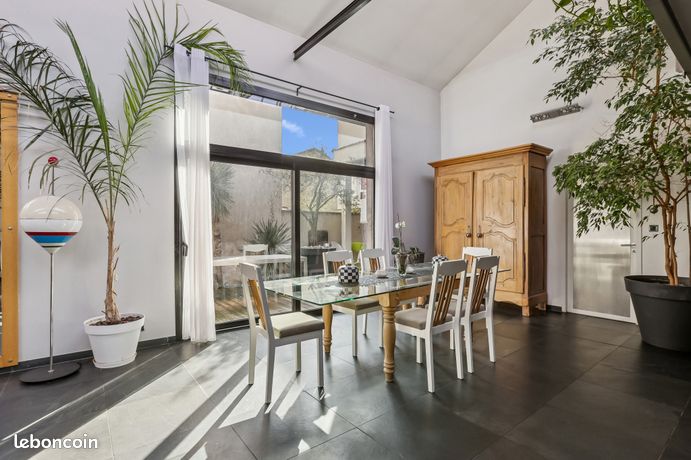 Maison 6 pièces 212 m² — 2