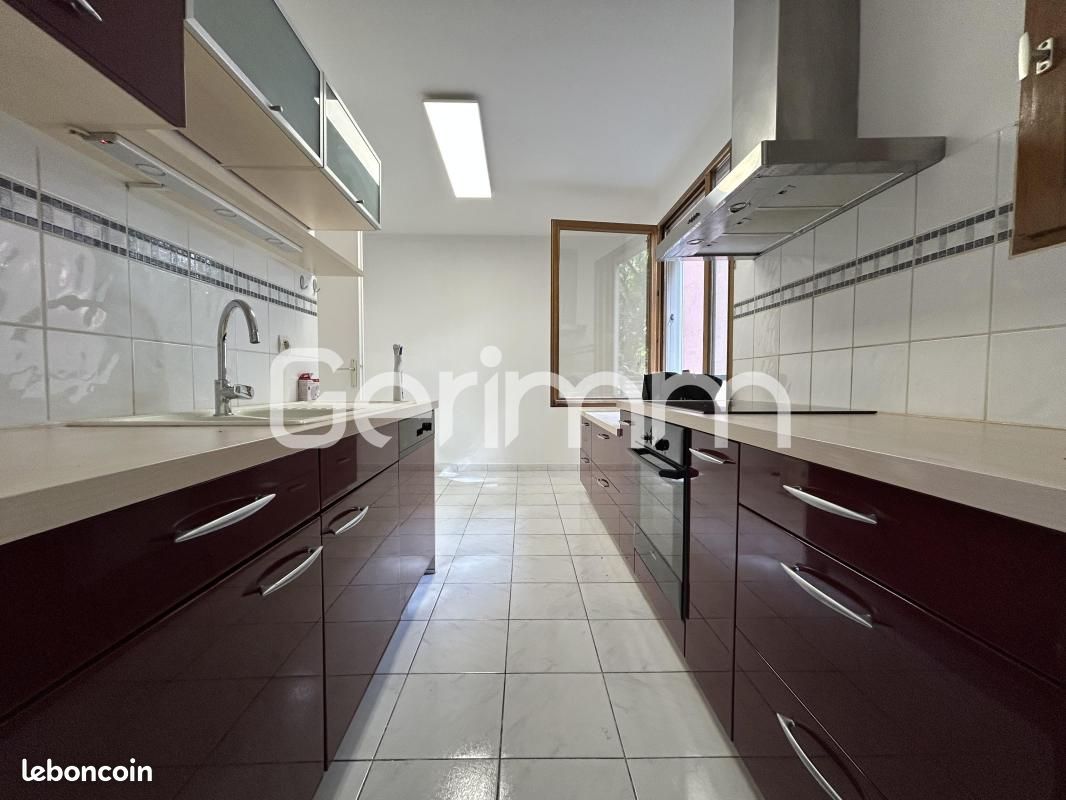Appartement 4 pièces 101 m² · à Eybens · 101 m² · 1 090 €/mois