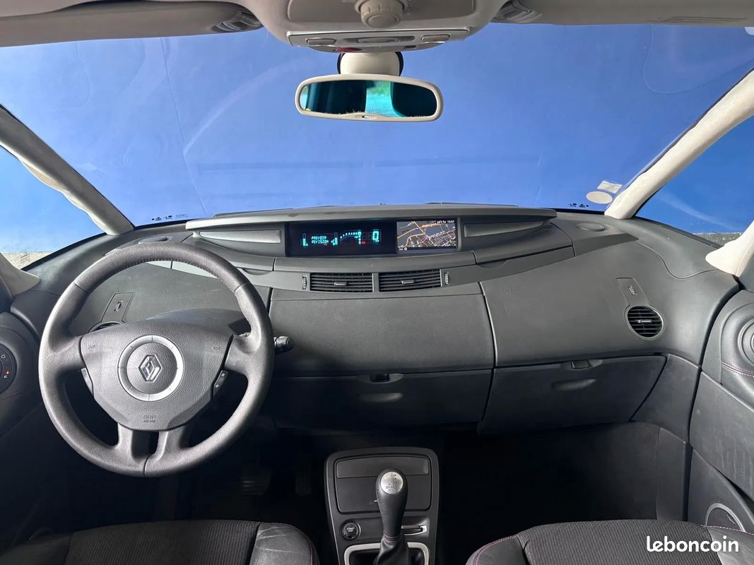 RENAULT Espace N1 2.0 D 150ch Alyum Evolution - Toit panoramique - Boite Auto (image 15)