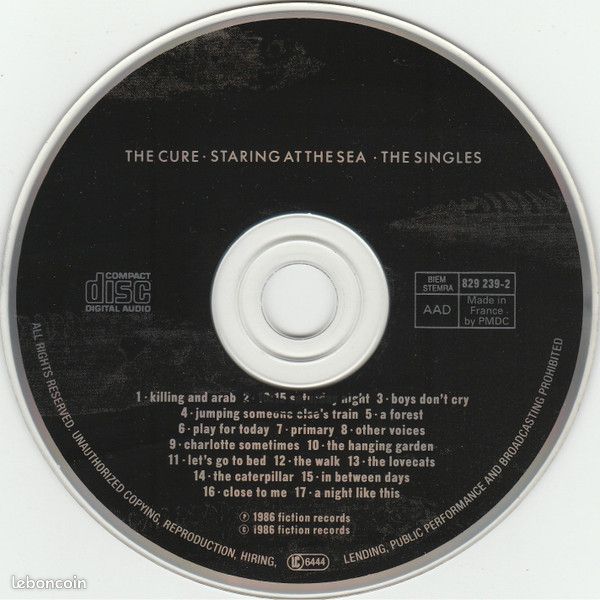 CD THE CURE "staring at the sea : the singles", très bon état (image 2)