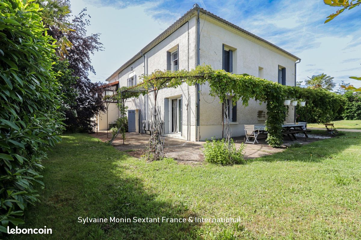 Propriété 8 pièces 238 m² (image 1)