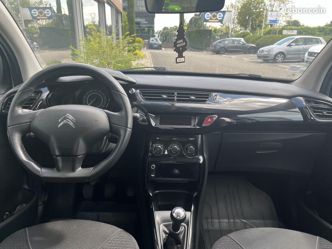 CITROEN C3 1.4 HDi FAP - 70 - Confort - CAR PLAY - REGULATEUR - SUIVI - TURBO-DISTRI- EMBRAYAGE-OK (image 11)