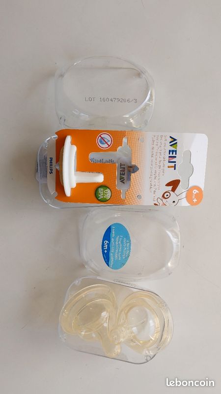 Lot tétines et bec souple de marque Avent (image 1)