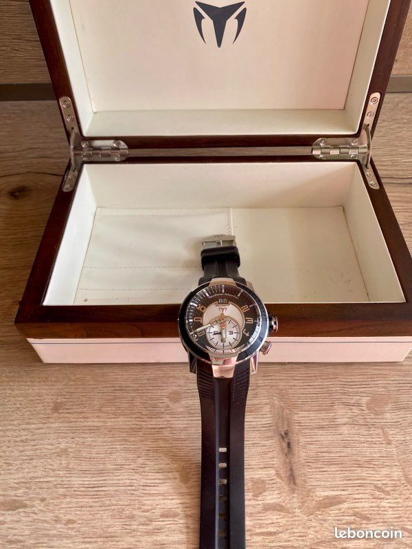 Montre TechnoMarine UF 6 Dual Time (image 8)