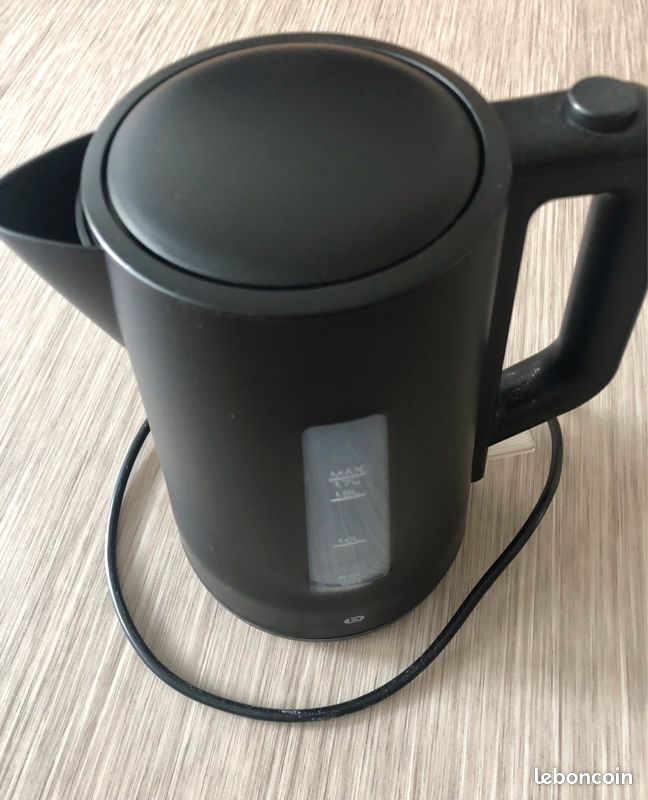Bouilloire noir 1,70 L (image 1)