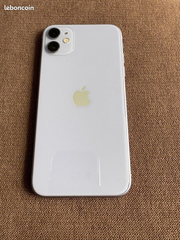 IPhone 11 violet - 128 Go et ses accessoires (image 3)