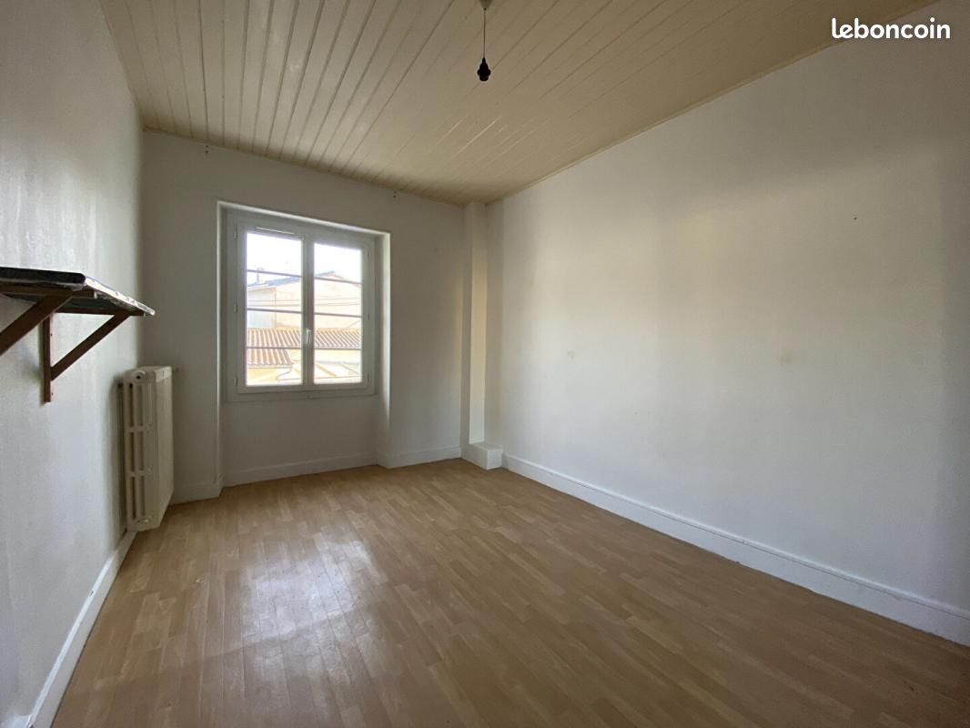 Maison 13 pièces 238 m² - Saint-Michel 16470 (image principale 4)