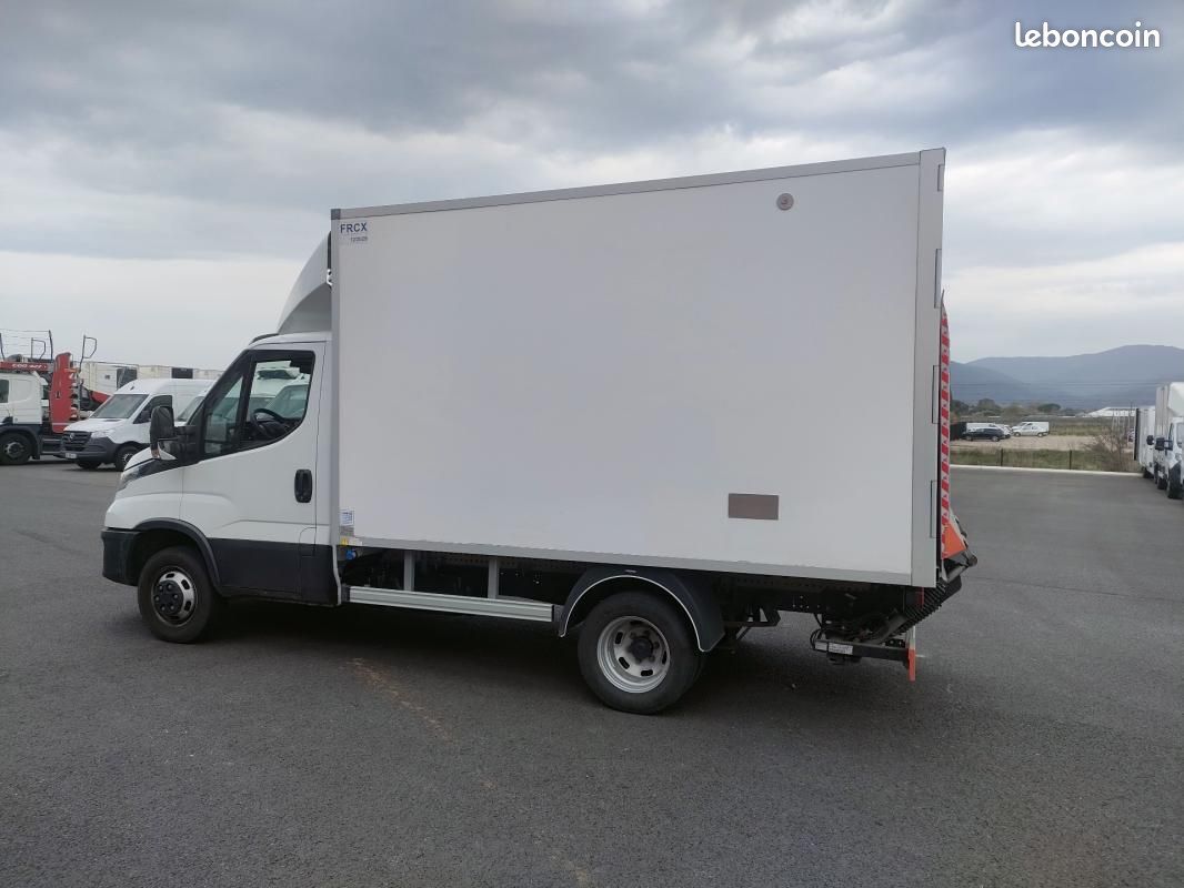 Iveco Daily CHASSIS CABINE FRIGO 12M3 160 CV ROUES JUMELEES HAYON CAISSE CAZAUX GROUPE THERMOKING... (image 4)