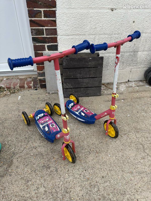 Lot de 2 trottinettes/patinettes Smoby Cars Flash McQueen (image 4)