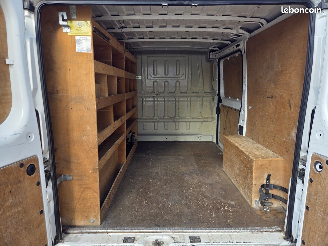 PEUGEOT Boxer Boxer Fg 330 L1H1 2.2 HDi 110 FAP Confort GARANTIE 12 MOIS (image 17)