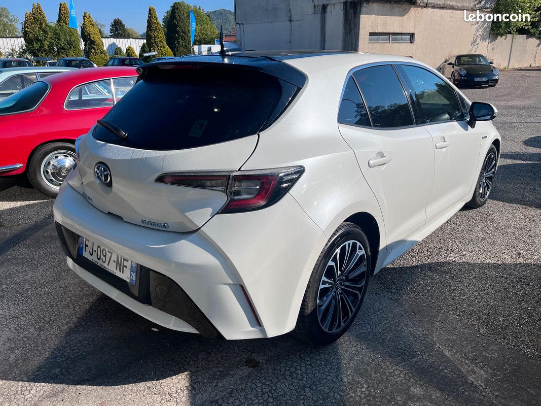 Toyota corolla hybrid 122 design (image 2)
