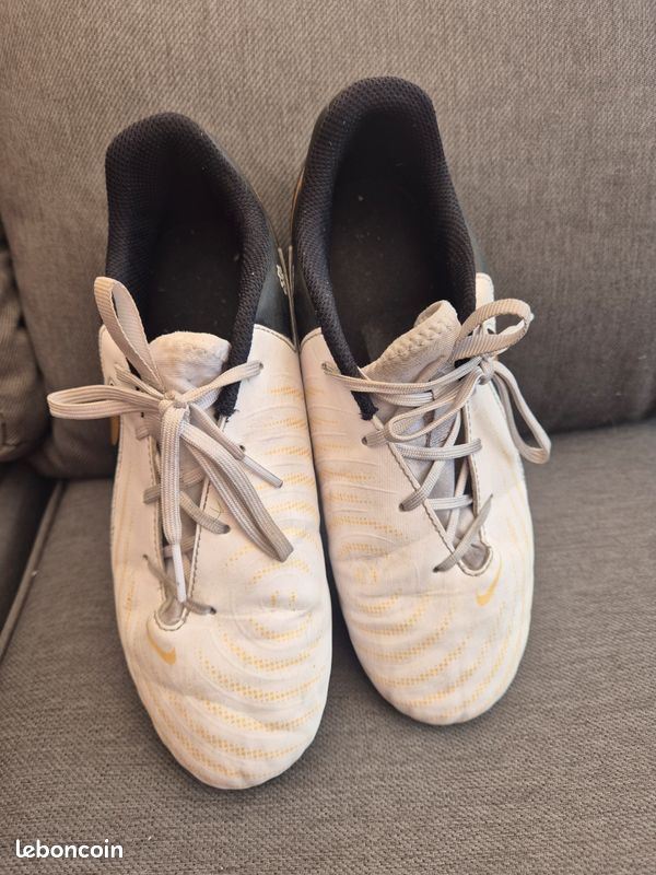 Chaussures de Foot taille 38 (image 4)