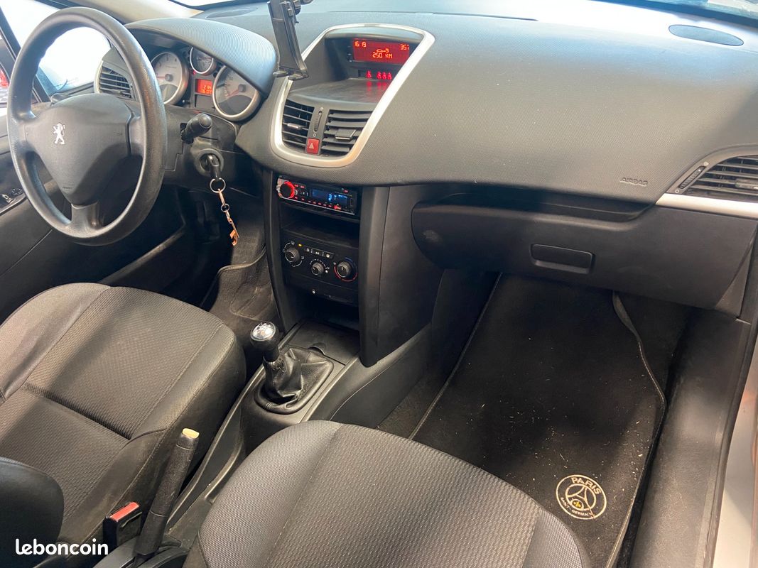 PEUGEOT 207 1.4 75 ACCESs (image 19)