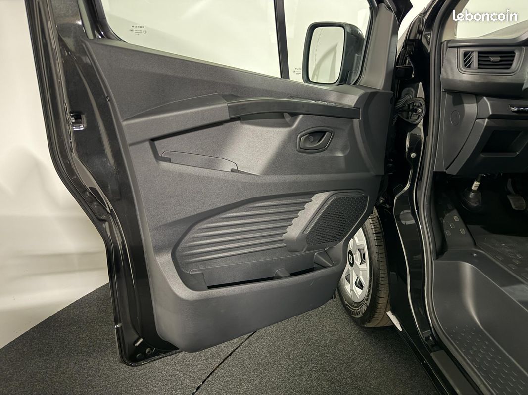 RENAULT TRAFIC III (3) COMBI L2 BLUE DCi 150 GRAND EVOLUTION AUTO 8PL TPMR (image 27)