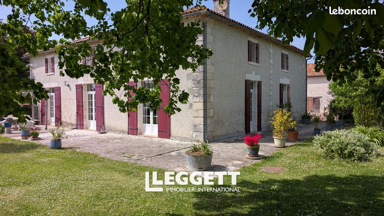 Maison 8 pièces 341 m²