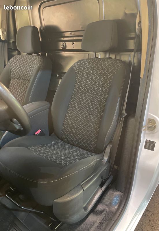 Renault Kangoo MAXI 1.5 DCI 90 CONFORT BVM5 (5 CV) 2014 (image 9)