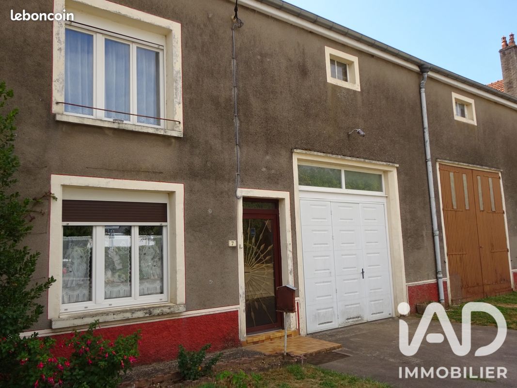 Maison 5 pièces 103 m² · à Is-en-Bassigny · 103 m² · 112 000 €