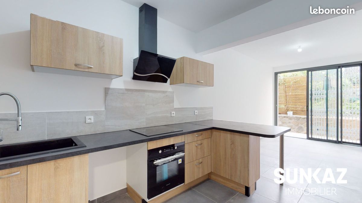 Appartement 3 pièces 47 m² · à L'Étang-Salé · 47 m² · 890 €